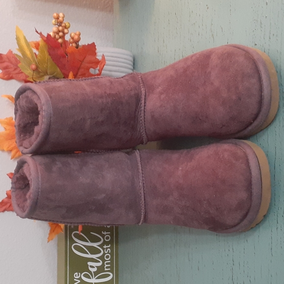 UGG Shoes - UGG BOOTS SZ 6